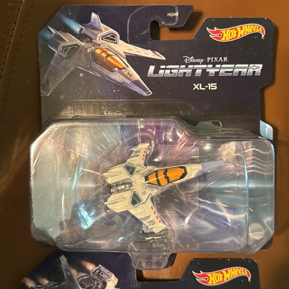 Disney Pixar Lighyear Hot Wheels - Picture 2 of 4